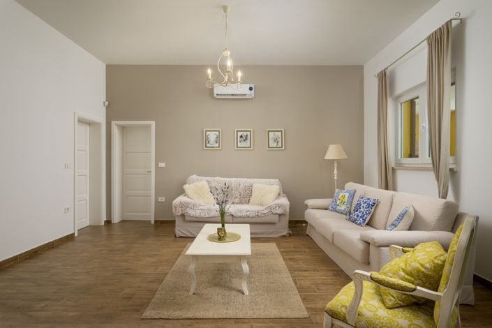 Image No.18-3 Bed Property for sale