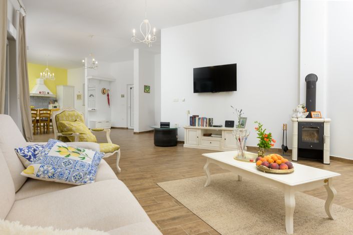 Image No.22-3 Bed Property for sale