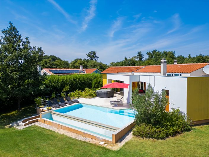 Image No.3-3 Bed Property for sale