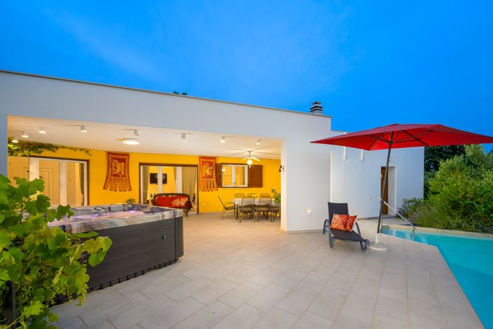 Image No.5-3 Bed Property for sale