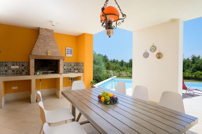 Image No.11-3 Bed Property for sale