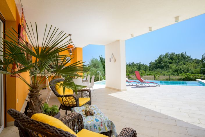 Image No.12-3 Bed Property for sale