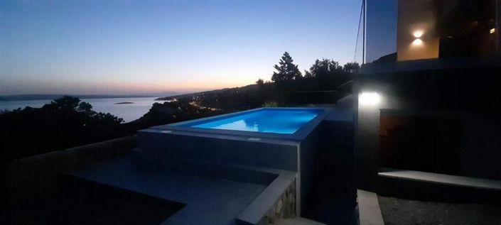 Image No.10-4 Bed Property for sale