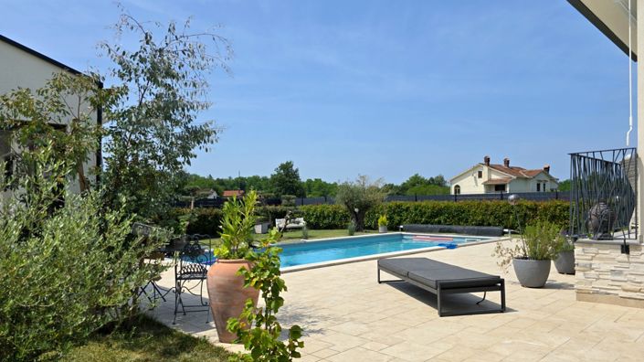 Image No.18-4 Bed Property for sale