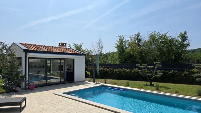 Image No.20-4 Bed Property for sale