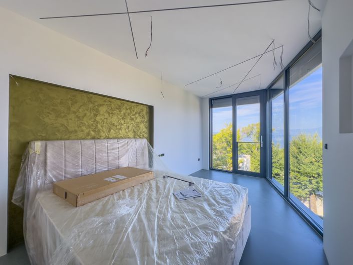 Image No.10-3 Bed Property for sale