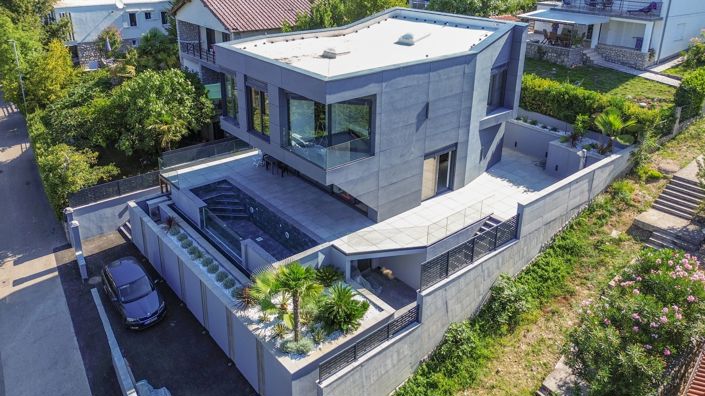 Image No.3-3 Bed Property for sale