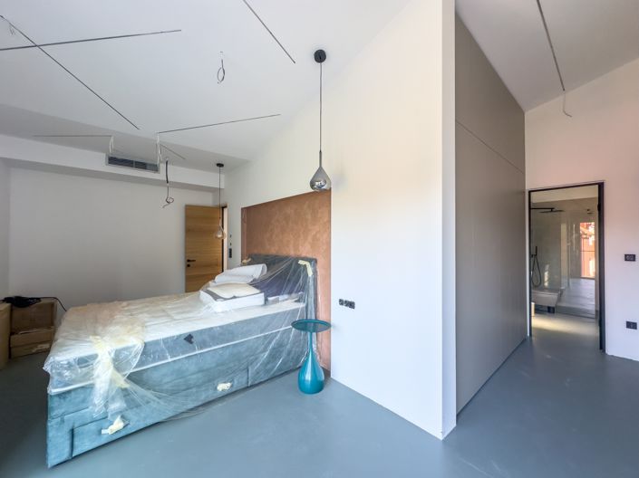 Image No.8-3 Bed Property for sale