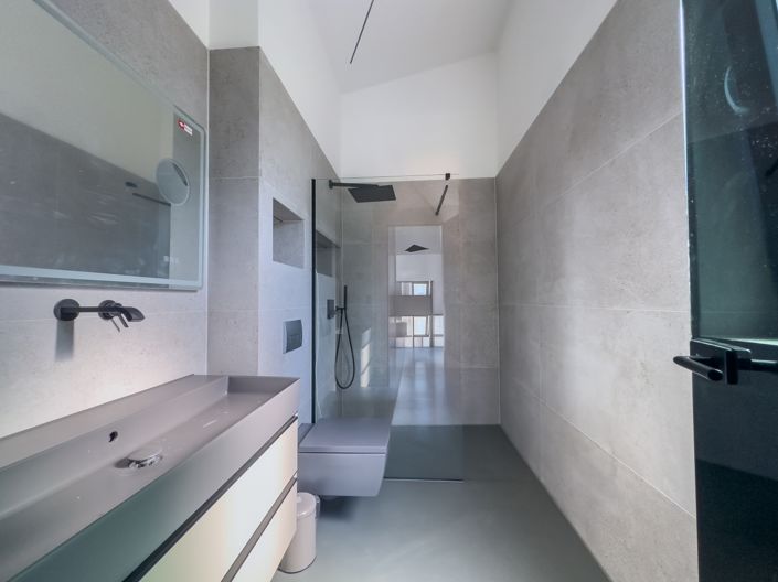 Image No.9-3 Bed Property for sale