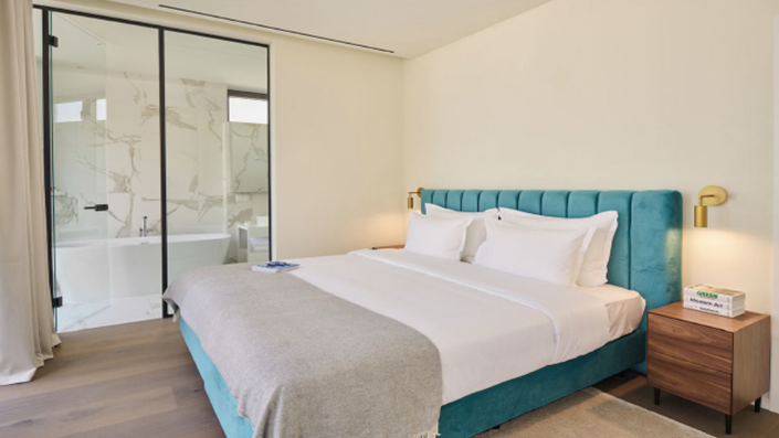 Image No.6-4 Bed Property for sale