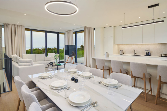 Image No.8-4 Bed Property for sale