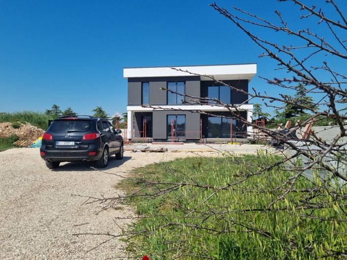 Image No.3-4 Bed Property for sale