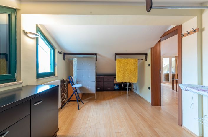 Image No.24-7 Bed Property for sale