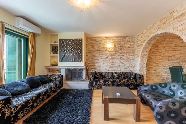 Image No.5-7 Bed Property for sale