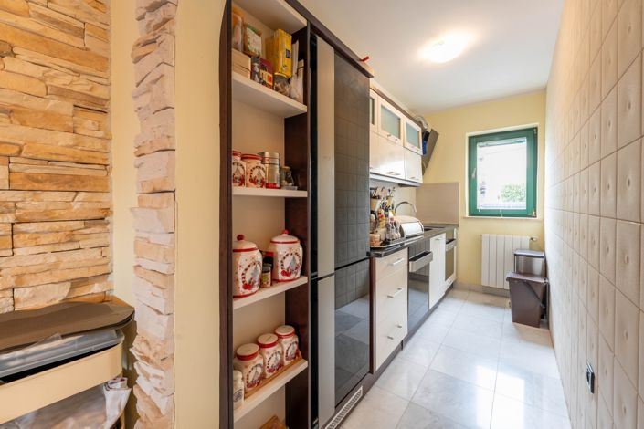 Image No.6-7 Bed Property for sale