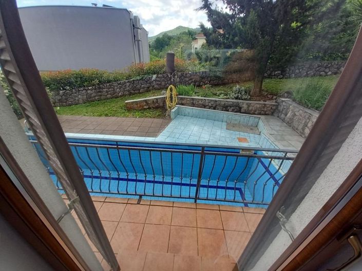 Image No.15-4 Bed Property for sale