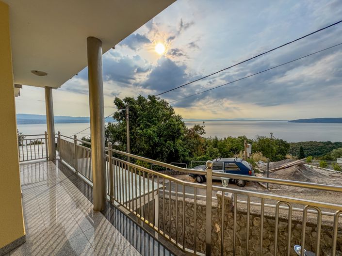 Image No.20-4 Bed Property for sale