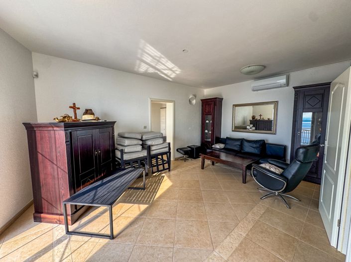 Image No.24-4 Bed Property for sale