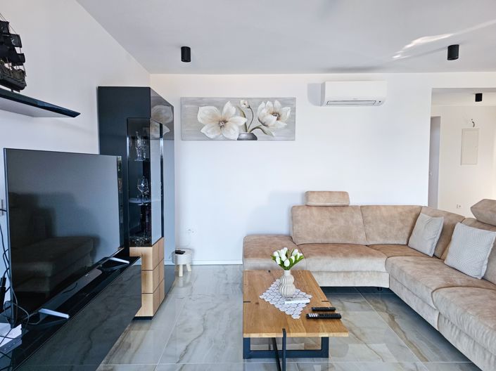 Image No.13-4 Bed Property for sale