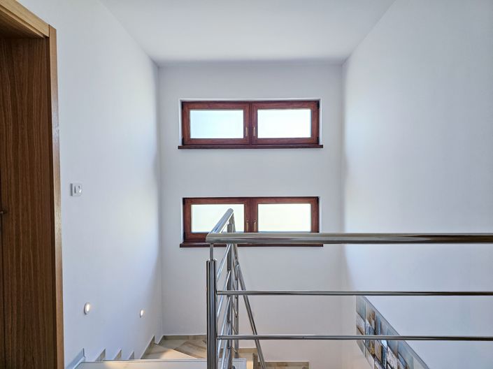 Image No.15-4 Bed Property for sale