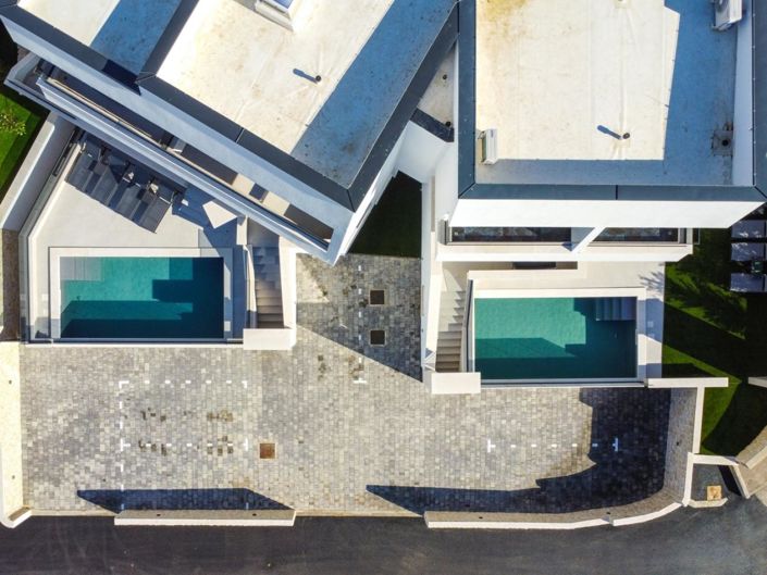 Image No.1-4 Bed Property for sale