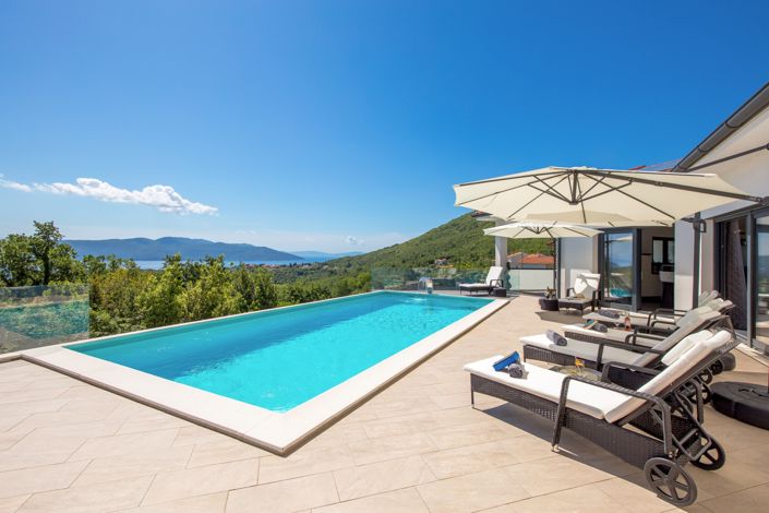 Image No.1-4 Bed Property for sale