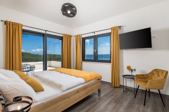 Image No.20-4 Bed Property for sale