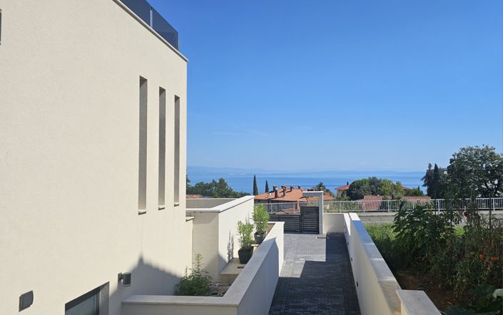 Image No.5-5 Bed Property for sale