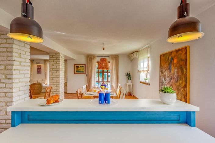 Image No.20-4 Bed Property for sale