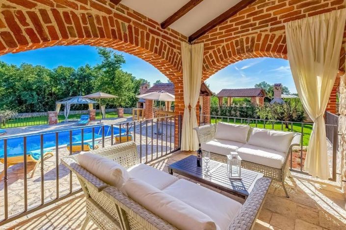 Image No.23-4 Bed Property for sale