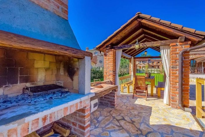 Image No.25-4 Bed Property for sale