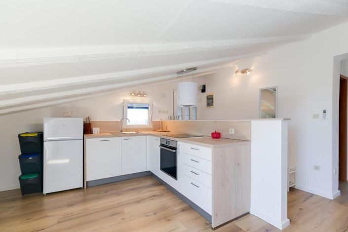 Image No.15-8 Bed Property for sale