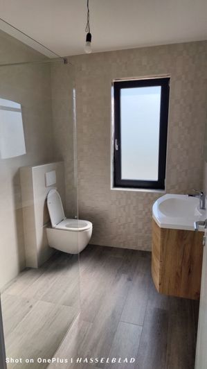 Image No.13-3 Bed Property for sale