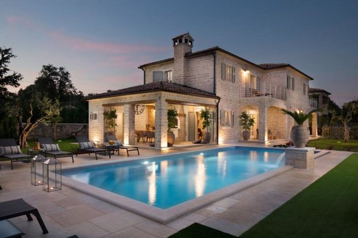 Image No.1-4 Bed Property for sale