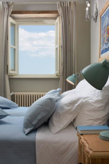 Image No.12-4 Bed Property for sale