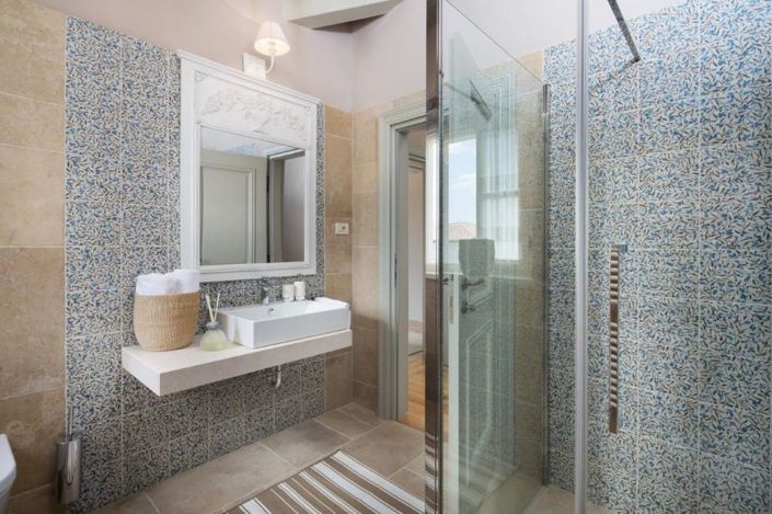 Image No.14-4 Bed Property for sale