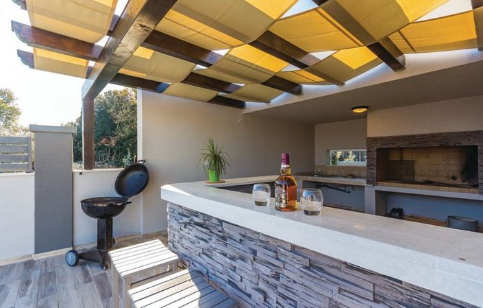 Image No.16-4 Bed Property for sale