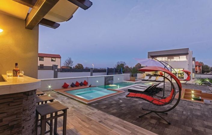 Image No.20-4 Bed Property for sale