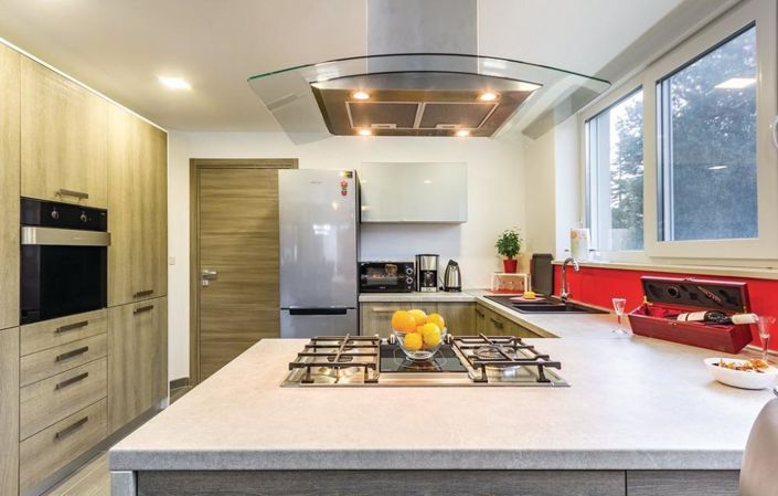 Image No.25-4 Bed Property for sale