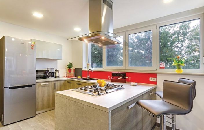 Image No.8-4 Bed Property for sale