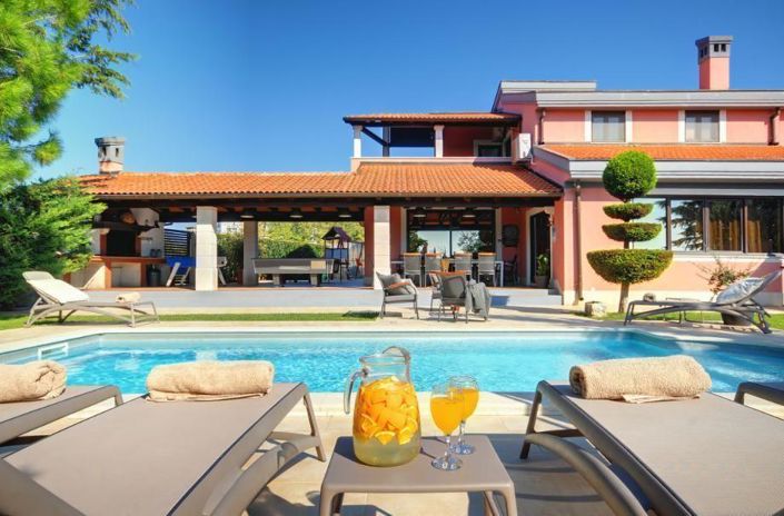 Image No.2-6 Bed Property for sale