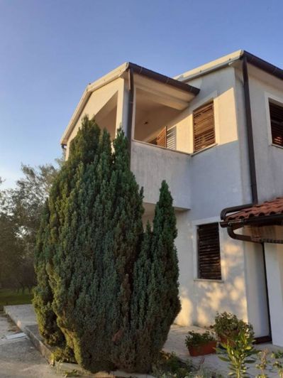 Image No.11-10 Bed Property for sale