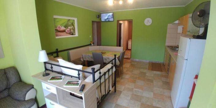 Image No.10-15 Bed Property for sale