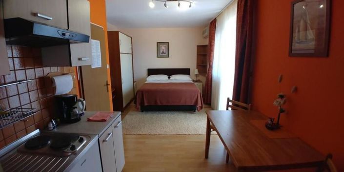 Image No.5-15 Bed Property for sale