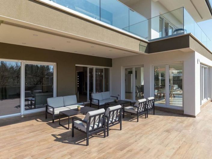 Image No.20-4 Bed Property for sale