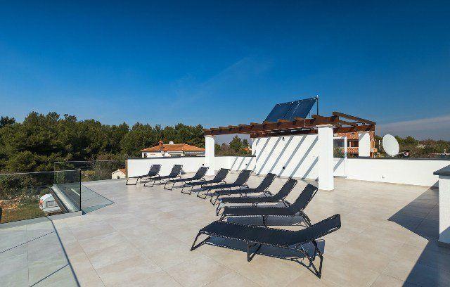 Image No.24-4 Bed Property for sale