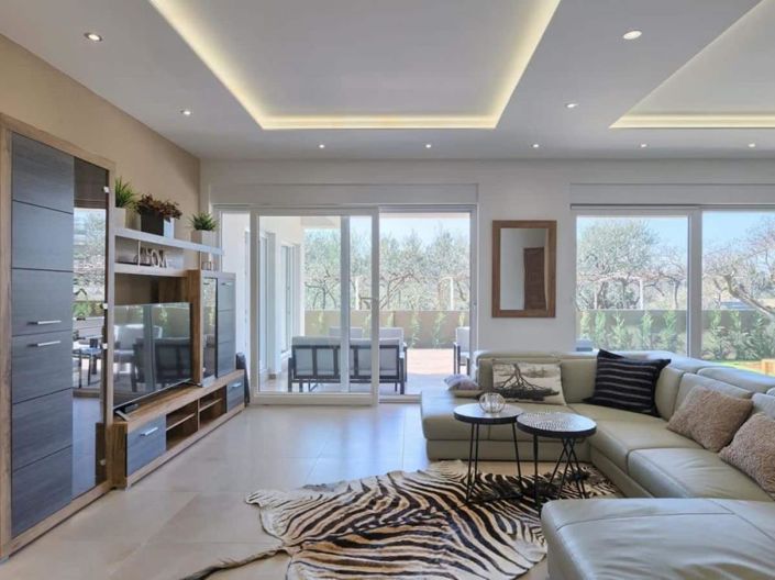 Image No.4-4 Bed Property for sale