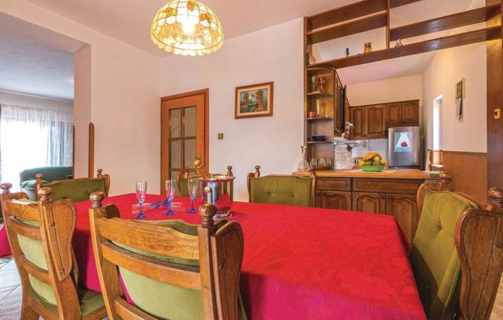 Image No.5-8 Bed Property for sale