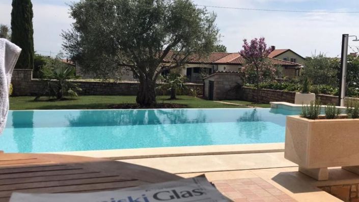 Image No.4-4 Bed Property for sale