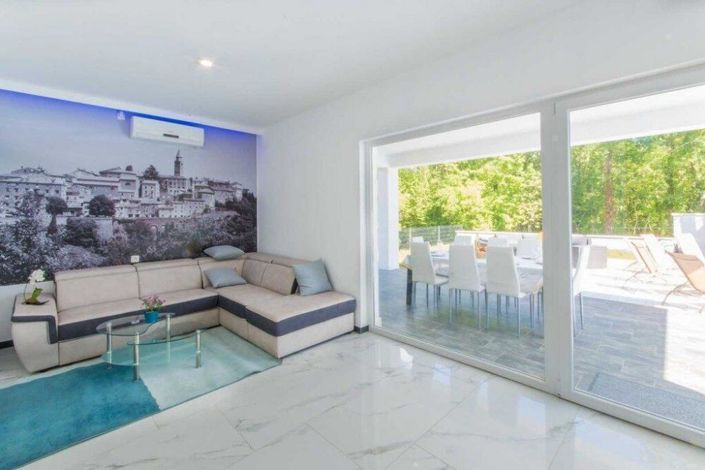 Image No.3-4 Bed Property for sale